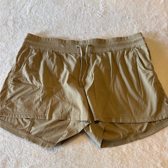 Women’s The North Face Shorts - 2 pair - size XXL - Picture 7 of 11